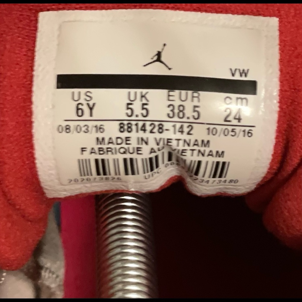 Jordan 12 - Picture 4 of 6